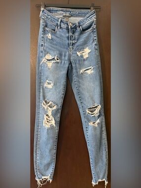 American Eagle Outfitters Distressed Light Blue Women’s Jeggings